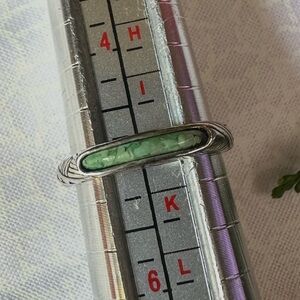 Elegant Carolyn Pollack Sterling Silver 925 green stone  Ring size 5